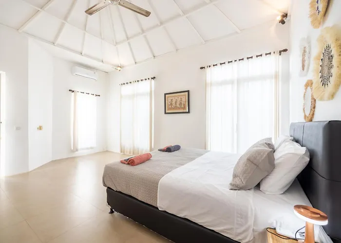 Villa Selamat, Seminyak, Batu Belig, 10 Min From Seminyak (Bali)